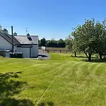別荘 Orchard Near Glasson Village