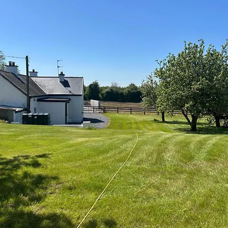 Orchard Near Glasson Village 別荘